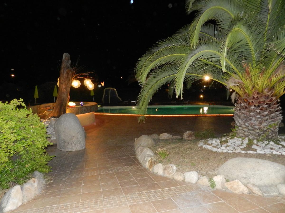 Hotel Minnia Budoni Exterior photo
